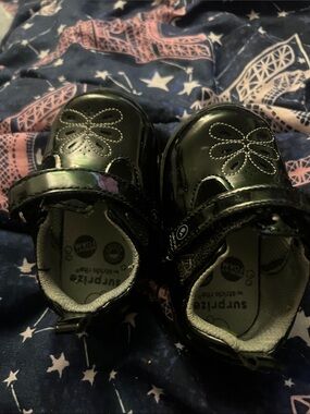 Stride Rite Black Patent Flower Cutout Mary Janes for Kids